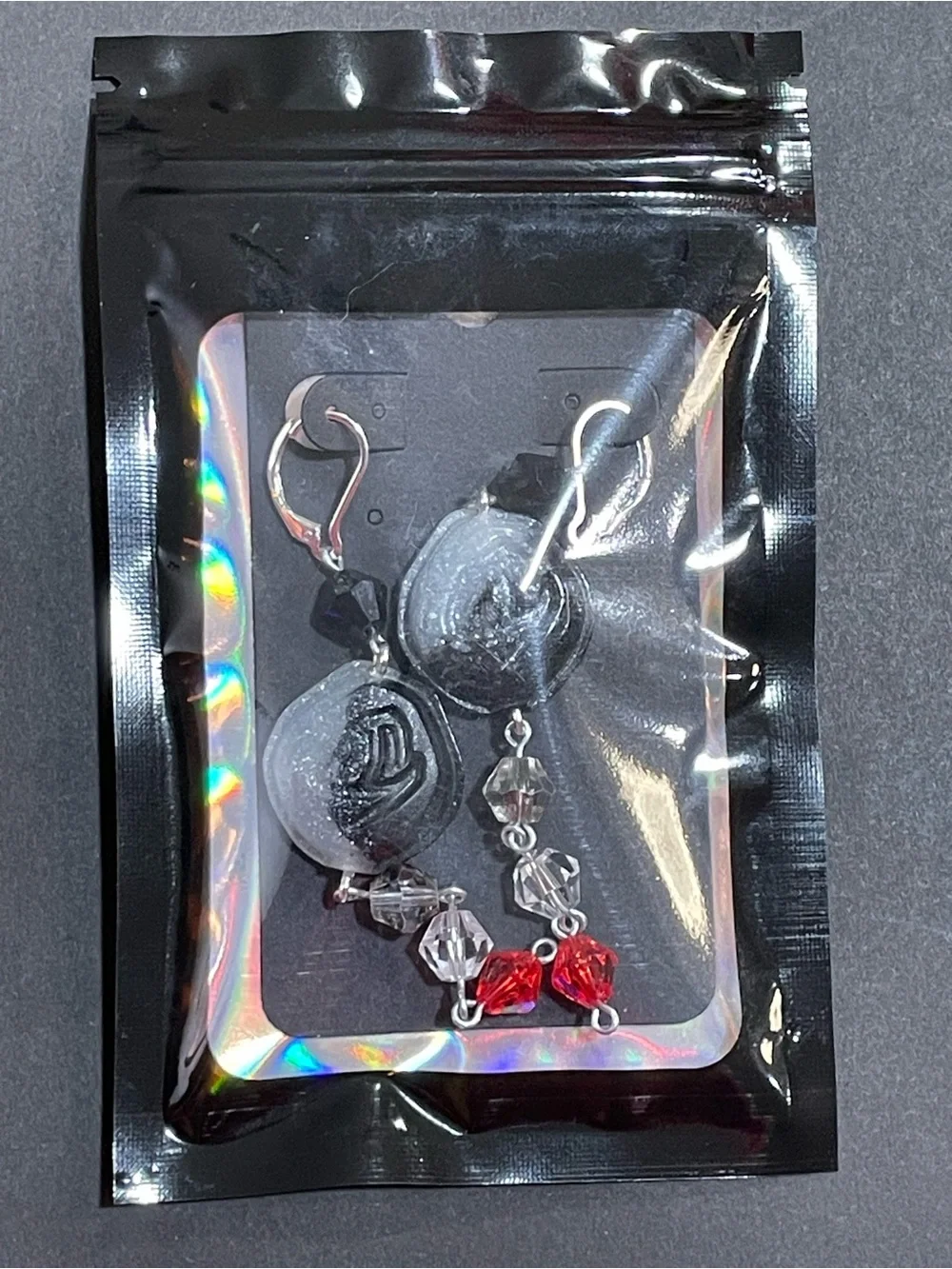 Twisted Wonderland Inspired Groovy Candy Earrings Riddle Rosehearts (Nightmare)